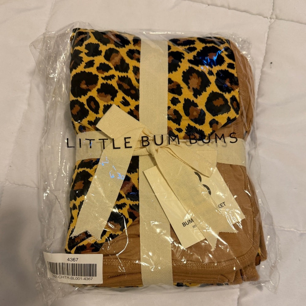NWT The Great Catsby Bum Bum Blanket